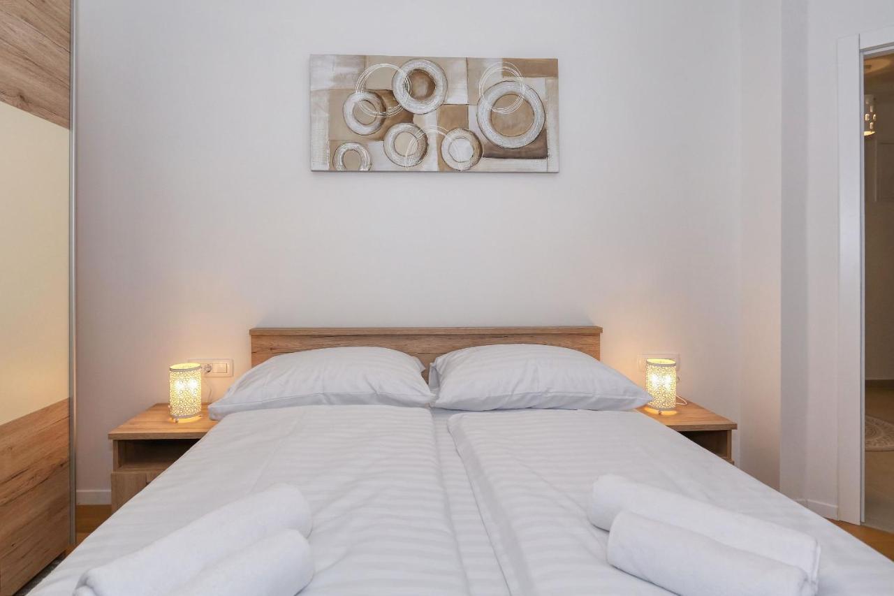 Apartments Perla With Free Parking Zadar Exterior photo