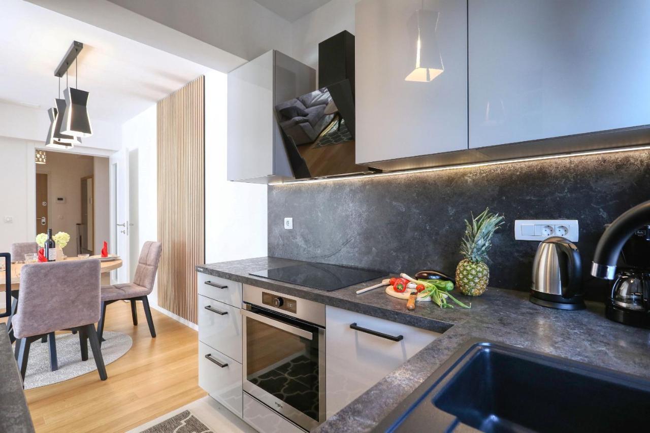 Apartments Perla With Free Parking Zadar Exterior photo