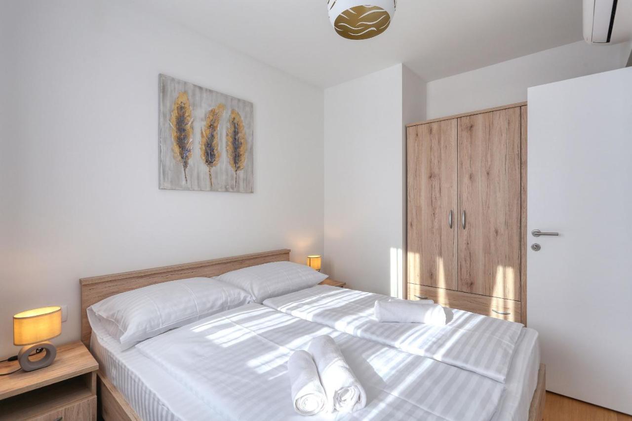 Apartments Perla With Free Parking Zadar Exterior photo