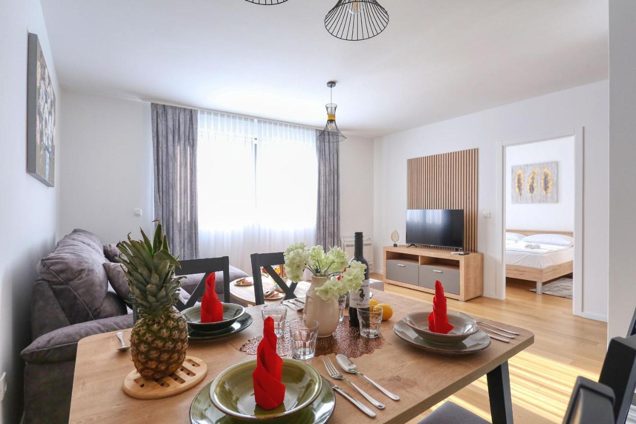 Apartments Perla With Free Parking Zadar Exterior photo