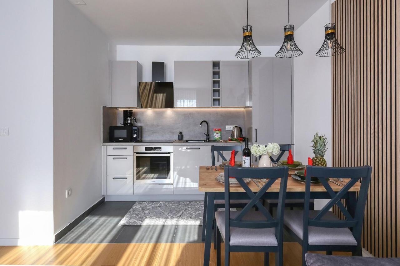 Apartments Perla With Free Parking Zadar Exterior photo