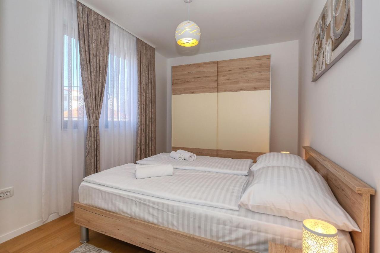 Apartments Perla With Free Parking Zadar Exterior photo